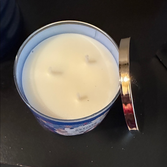 Bath & Body Works Sweater Weather - Picture 3 of 4